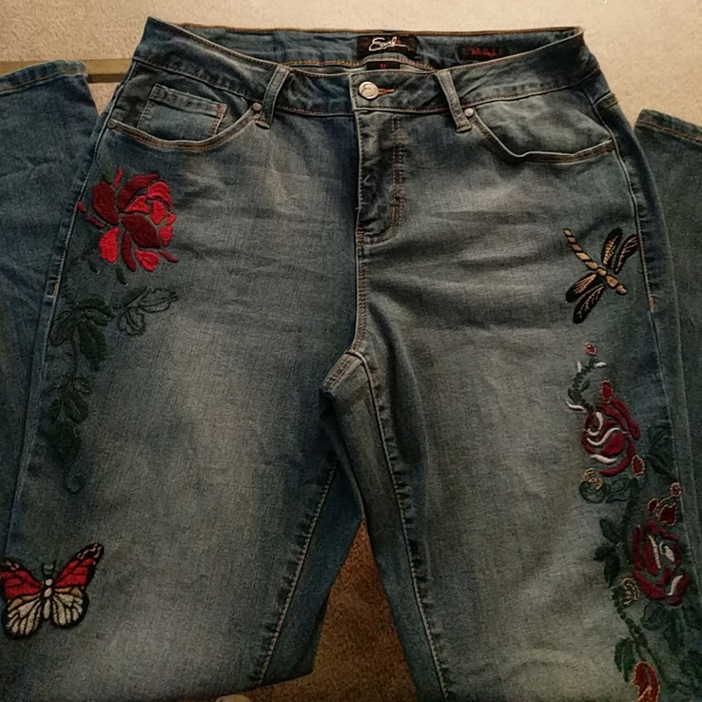 Embroidered jeans. Earl brand.